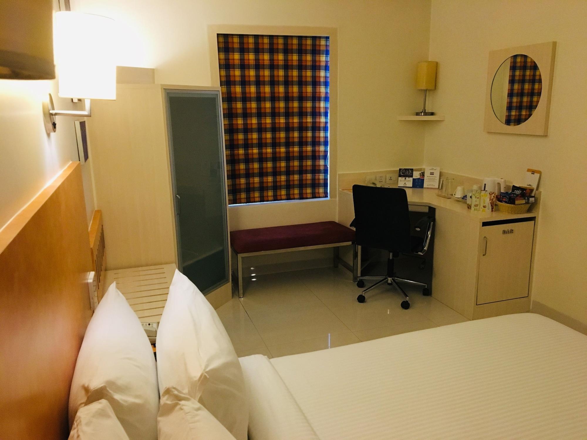 Hotel Hometel 4*