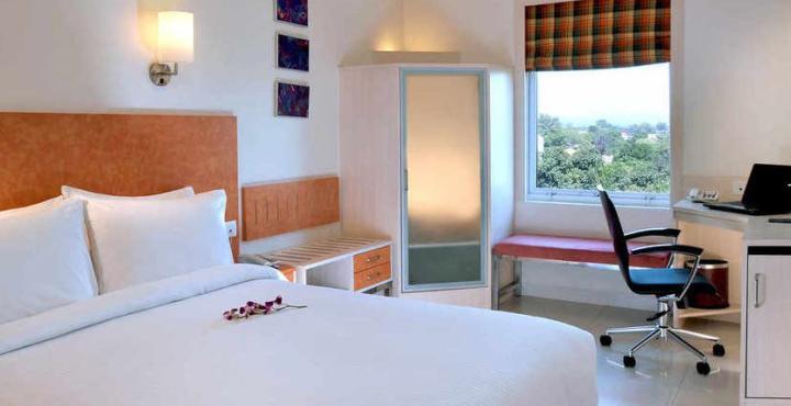 Hotel Hometel 4*