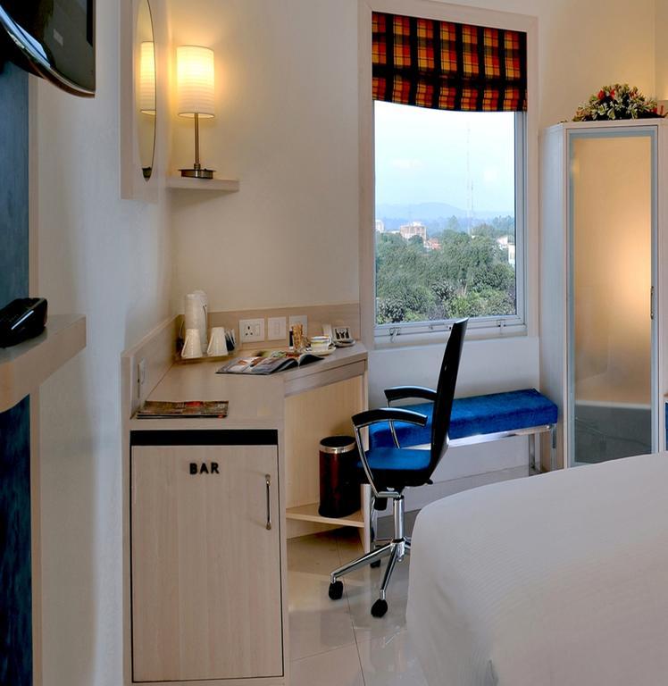 Hometel Hotel 4*
