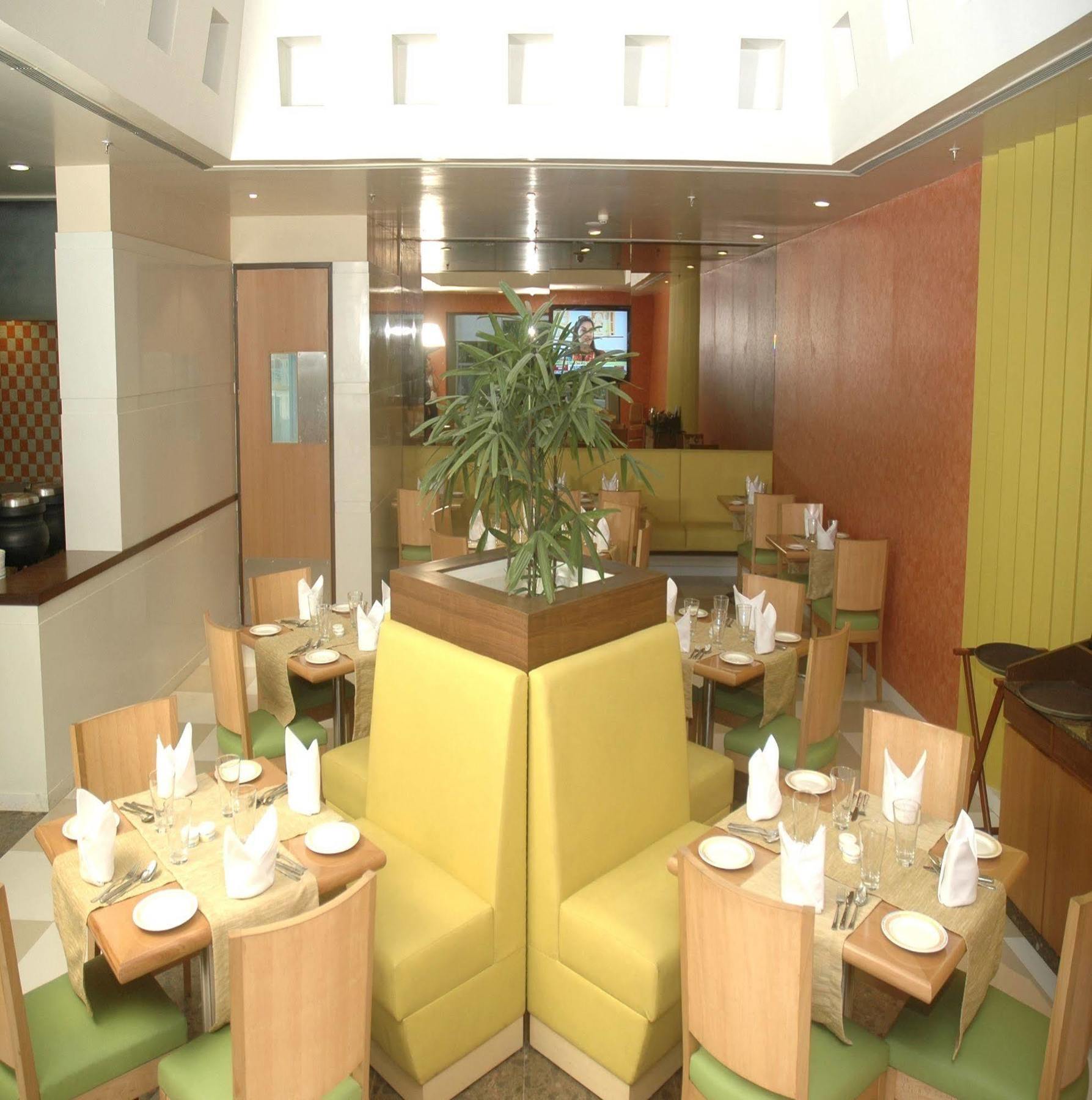 Hometel Hotel 4*