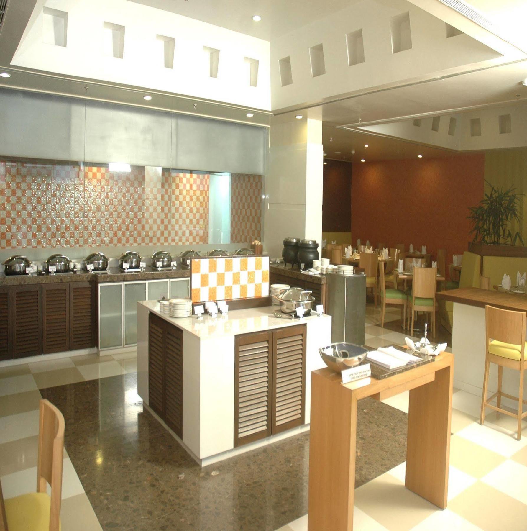 Hometel 4* Chandigarh